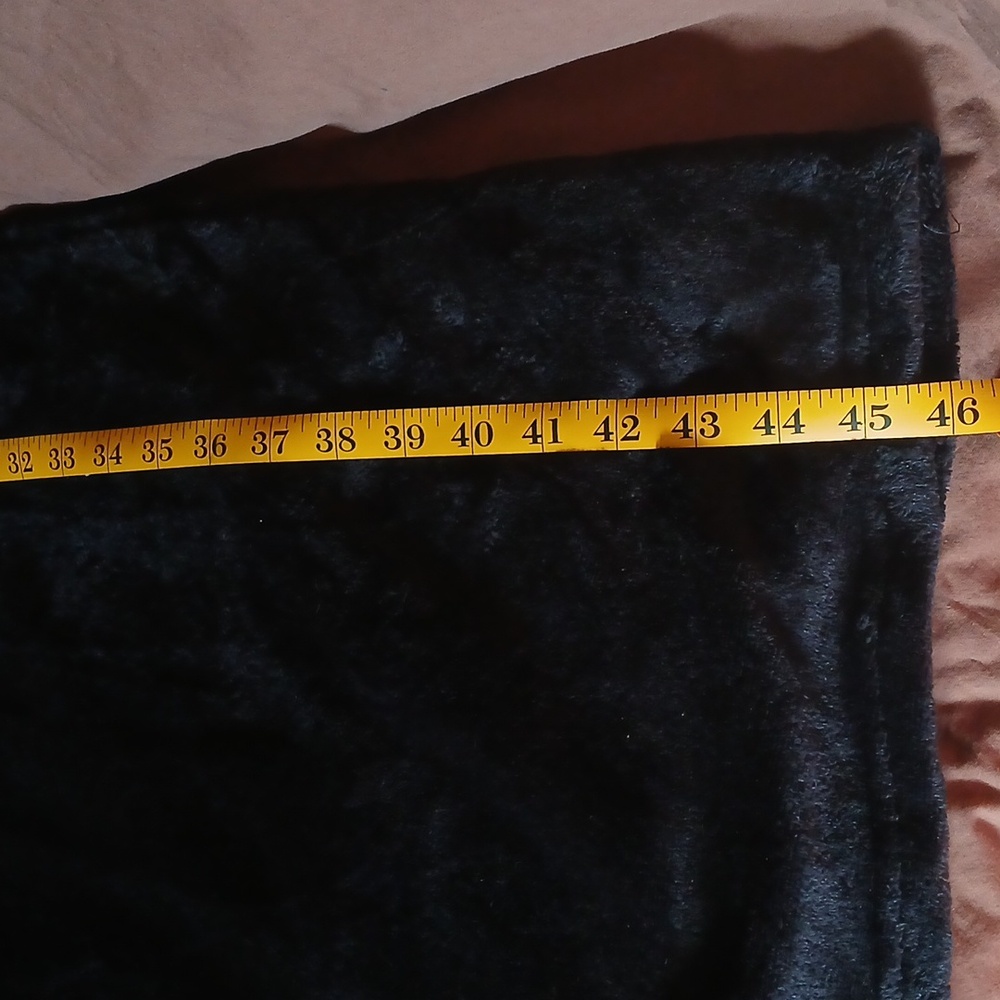 Isotoner Plush Robe - Picture 10 of 12